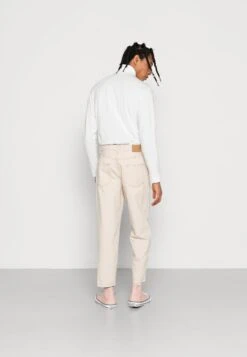 YOURTURN Unisex - Vaqueros Boyfriend - Off White -Moda Tienda 06d016cf6701421ea061b6f79c207e06