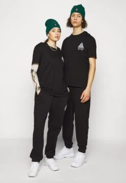 YOURTURN Wincent Weiss Basic - Pantalones Deportivos - Black -Moda Tienda 2206c249a15845f49cd016ff6a9ee6ba