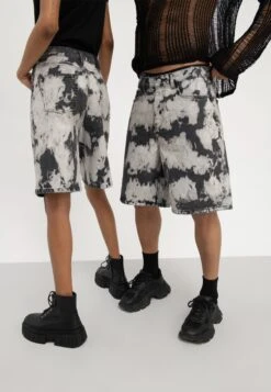 YOURTURN Unisex - Shorts Vaqueros - Black Denim 9 YOURTURN Unisex - Shorts Vaqueros - Black Denim -Moda Tienda 2cd9be114197419383c232b9b8d8d95f