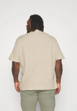 YOURTURN Unisex - Camiseta Básica -Light Green/ Off-White 13 YOURTURN Unisex - Camiseta Básica -Light Green/ Off-White -Moda Tienda 2f59b2e8fb1843719da15f2e00e33582