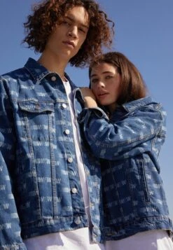 YOURTURN Wincent Weiss Unisex - Chaqueta Vaquera - Blue Denim -Moda Tienda 2faddb5b7cd94ab289accdf12a466db0