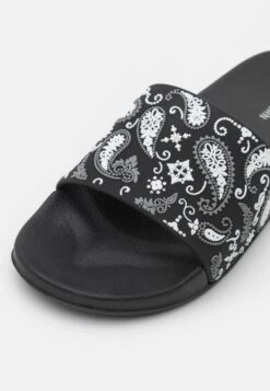 YOURTURN Unisex - Chanclas De Baño - Black -Moda Tienda 35cefe9661a3455a99255500dcd6b081