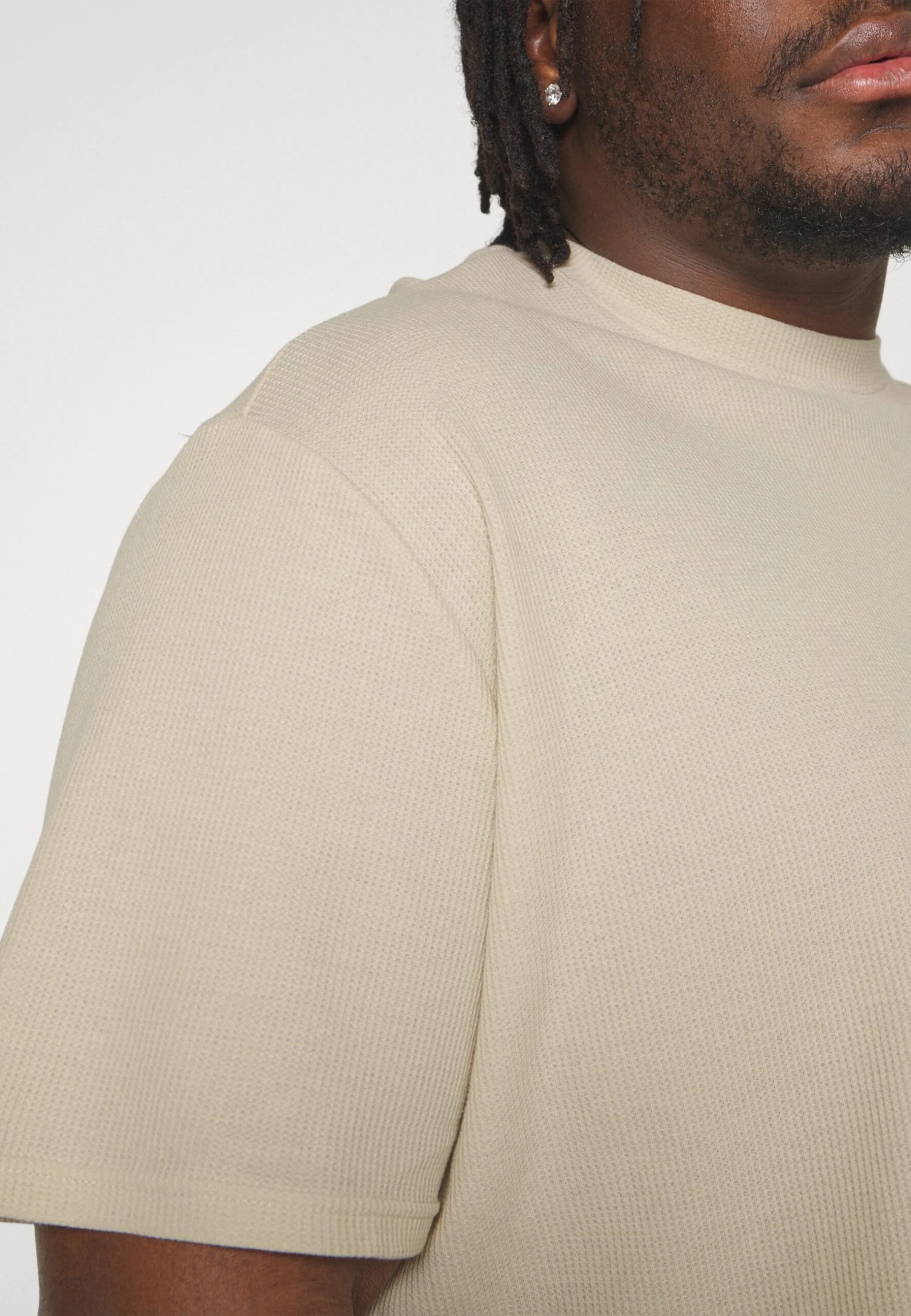 YOURTURN Unisex - Camiseta Básica -Light Green/ Off-White 11 YOURTURN Unisex - Camiseta Básica -Light Green/ Off-White - Image 9