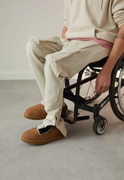 YOURTURN Pantalones Deportivos - Beige