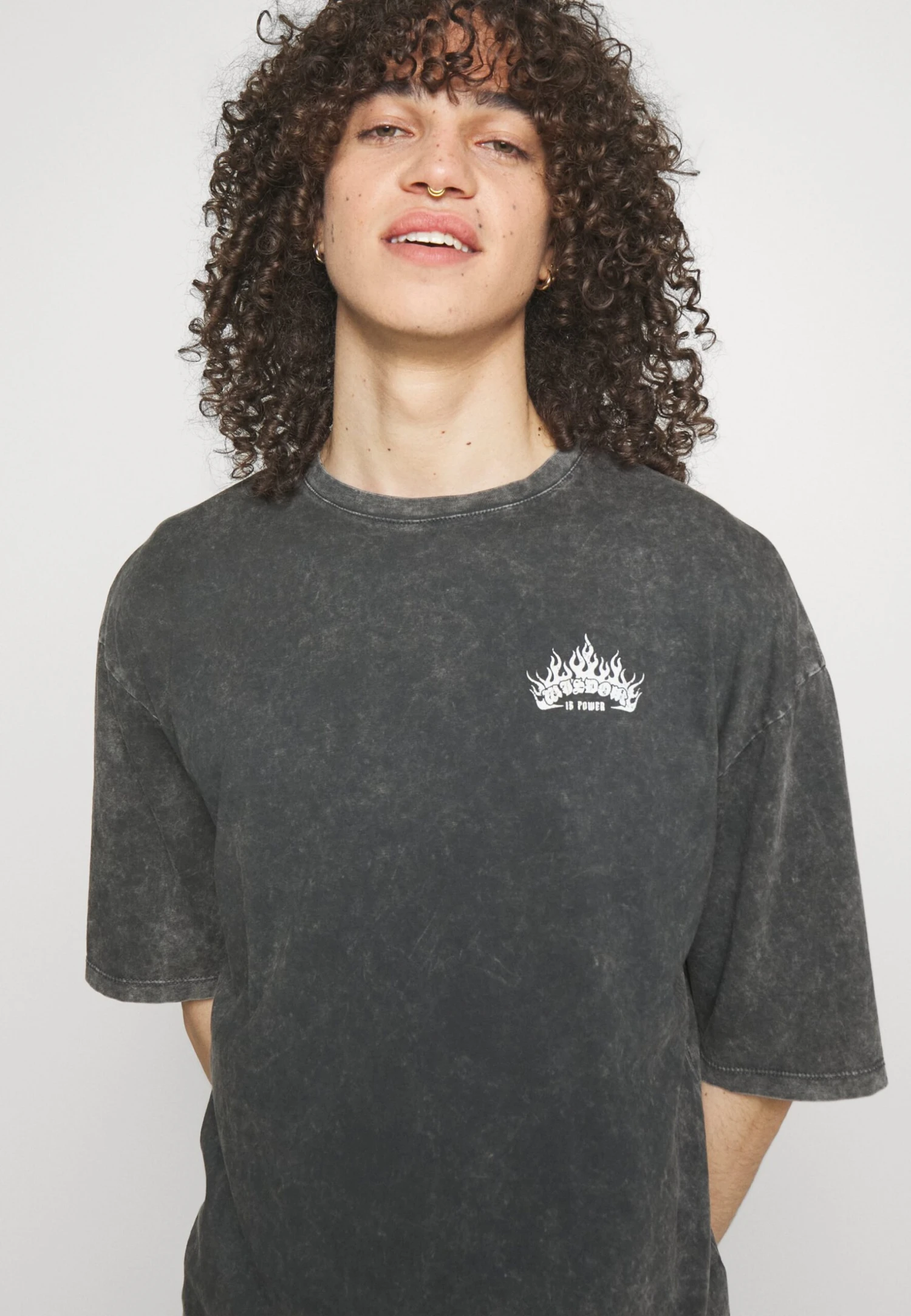 YOURTURN Skull Graphic Tee Unisex - Camiseta Estampada - Mottled Black 6 YOURTURN Skull Graphic Tee Unisex - Camiseta Estampada - Mottled Black - Image 4