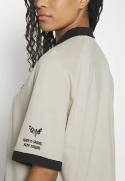 YOURTURN Multi Placement Polo - Polo - Tan -Moda Tienda 64bc182ade6a47d5a575cc07abbd7029