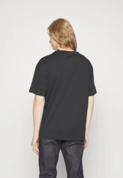 YOURTURN Pokemon Pikachu Unisex - Camiseta Estampada - Black -Moda Tienda 701fbb220b08440ebbae6aa7f454d1b7