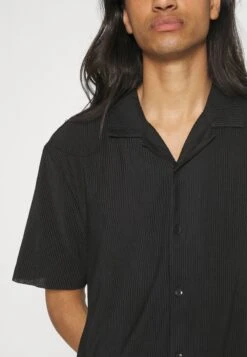 YOURTURN Plisse Shirt Unisex - Camisa - Black -Moda Tienda 71675004d1314dcd89b13267f73850ba