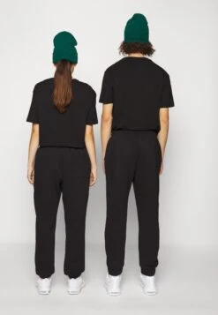 YOURTURN Wincent Weiss Basic - Pantalones Deportivos - Black -Moda Tienda 799651492dd7442bb2fe451c5fab638e