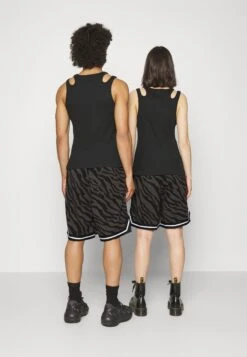 YOURTURN Unisex - Shorts - Dark Grey 10 YOURTURN Unisex - Shorts - Dark Grey -Moda Tienda 7cf7f055a6da413c91b1c8227bcb8b97