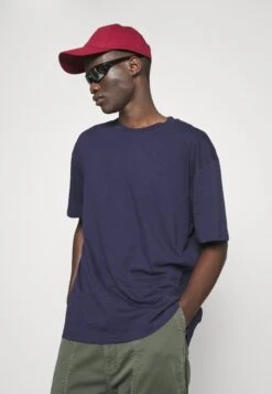 YOURTURN Unisex - Camiseta Estampada - Dark Blue -Moda Tienda 8cdb24fa80d34ce385a965b0fddfd54b