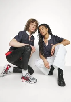 YOURTURN Unisex - Polo - Black -Moda Tienda 9ba93b2a214d4d7fa70de4e96441cad0