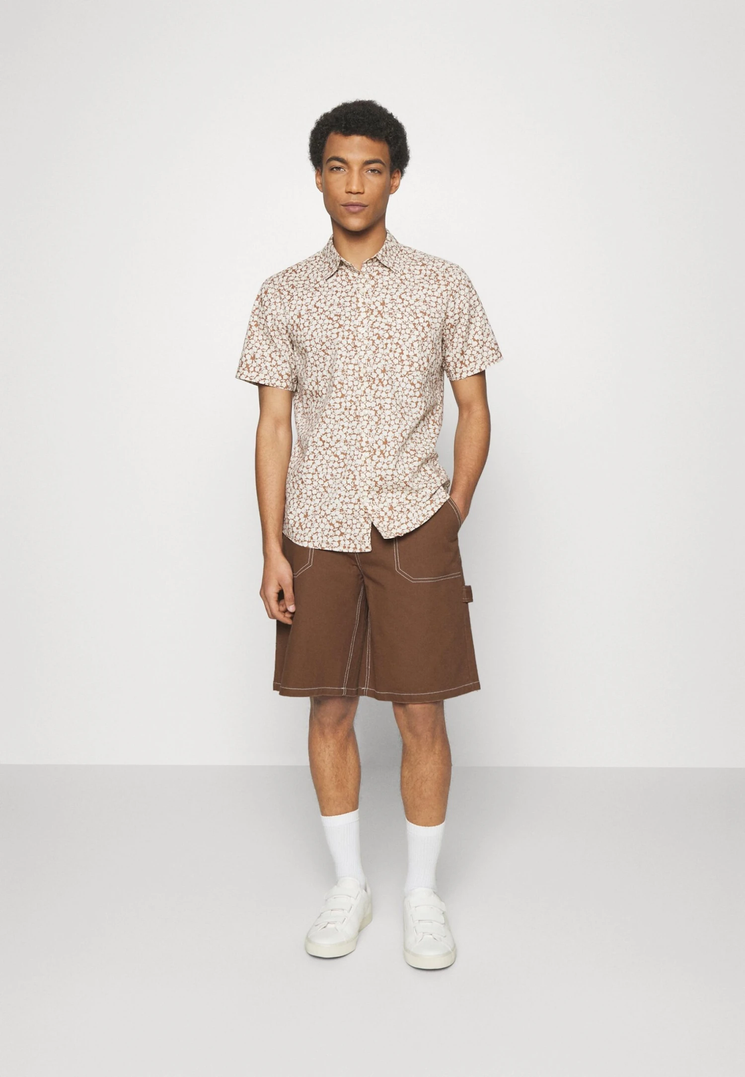 YOURTURN Unisex - Shorts Vaqueros - Brown 4 YOURTURN Unisex - Shorts Vaqueros - Brown - Image 2