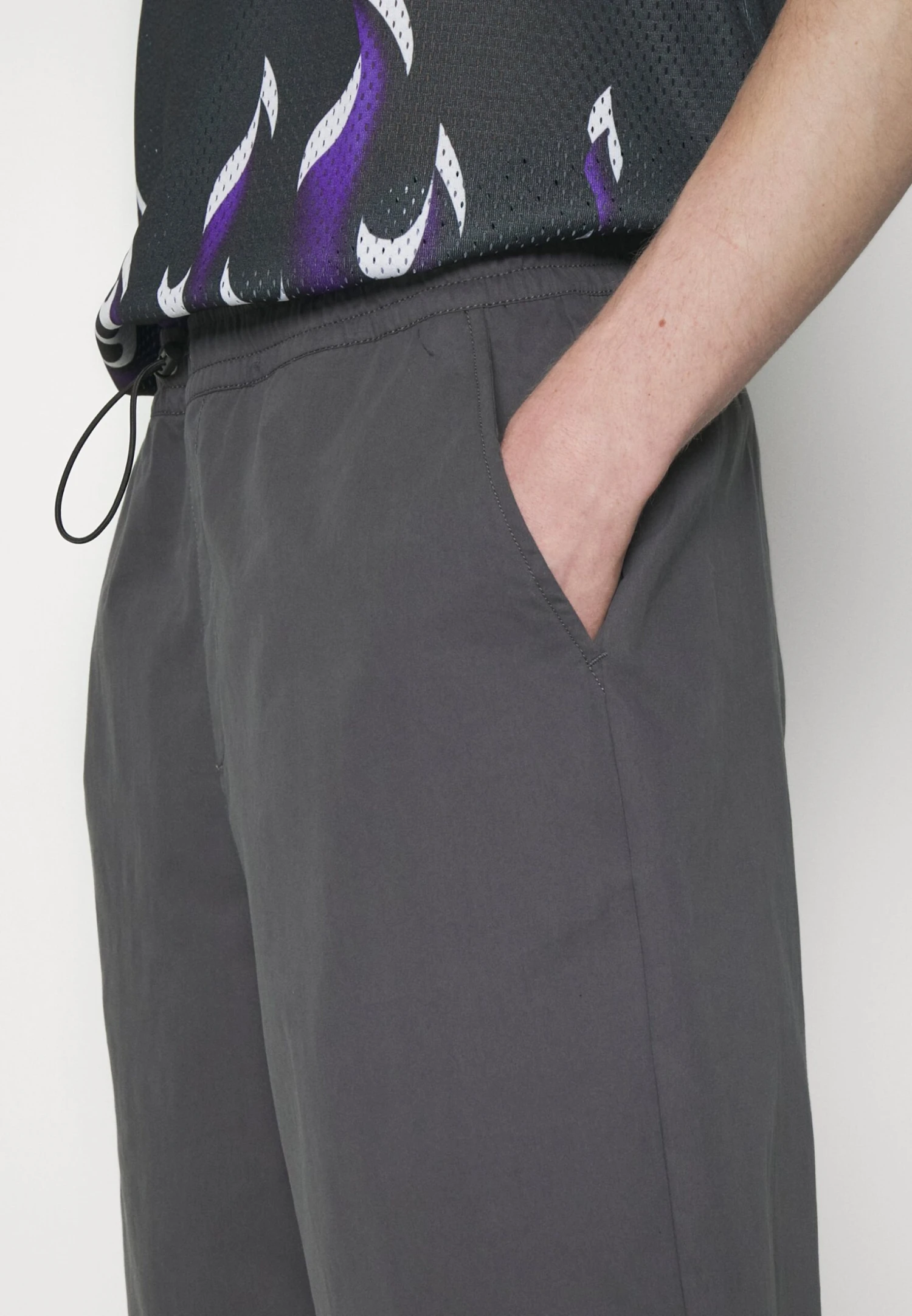 YOURTURN Genderless Parachute - Shorts - Dark Grey 7 YOURTURN Genderless Parachute - Shorts - Dark Grey - Image 5