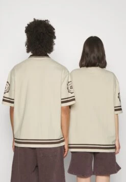 YOURTURN Unisex - Polo - Off-White 11 YOURTURN Unisex - Polo - Off-White -Moda Tienda b655314a0de44ac7819292d4eb2f4c5b