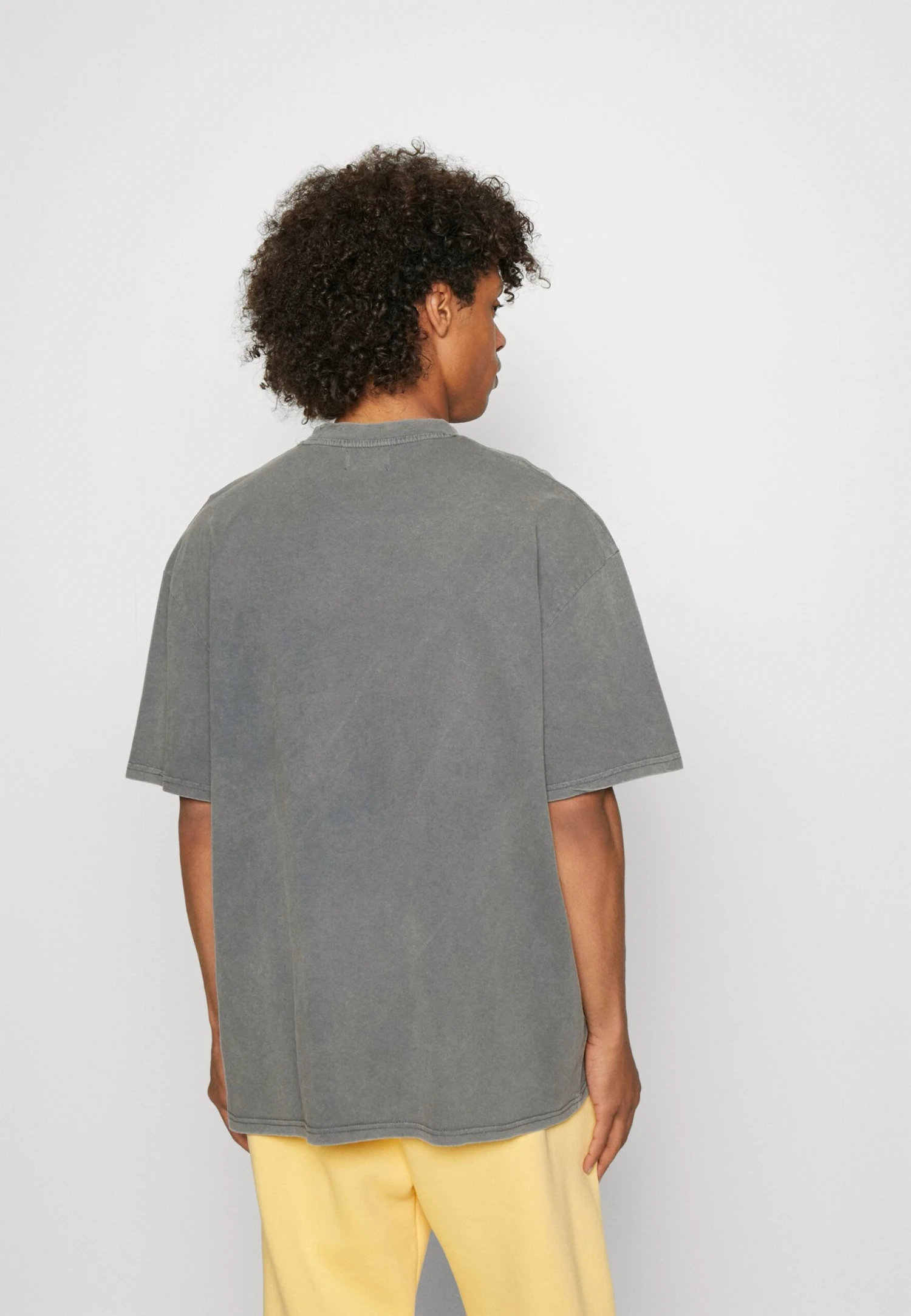 YOURTURN Nevada Wash Graphic Tee Washed - Camiseta Estampada - Charcoal 5 YOURTURN Nevada Wash Graphic Tee Washed - Camiseta Estampada - Charcoal - Image 3