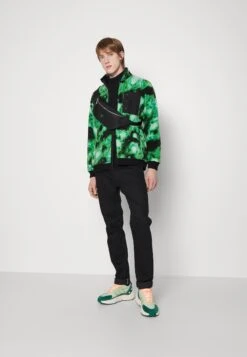 YOURTURN Unisex - Forro Polar - Green -Moda Tienda d390cf40591e472c91dedd85c0b59da9