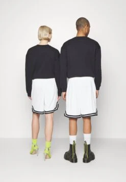 YOURTURN Unisex - Shorts - White -Moda Tienda e54f457ef8e24e7c9a840a567120bedd