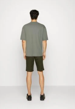 YOURTURN Unisex - Camiseta Estampada - Light Green -Moda Tienda efaae50e39014b5595431f66546cd2fd