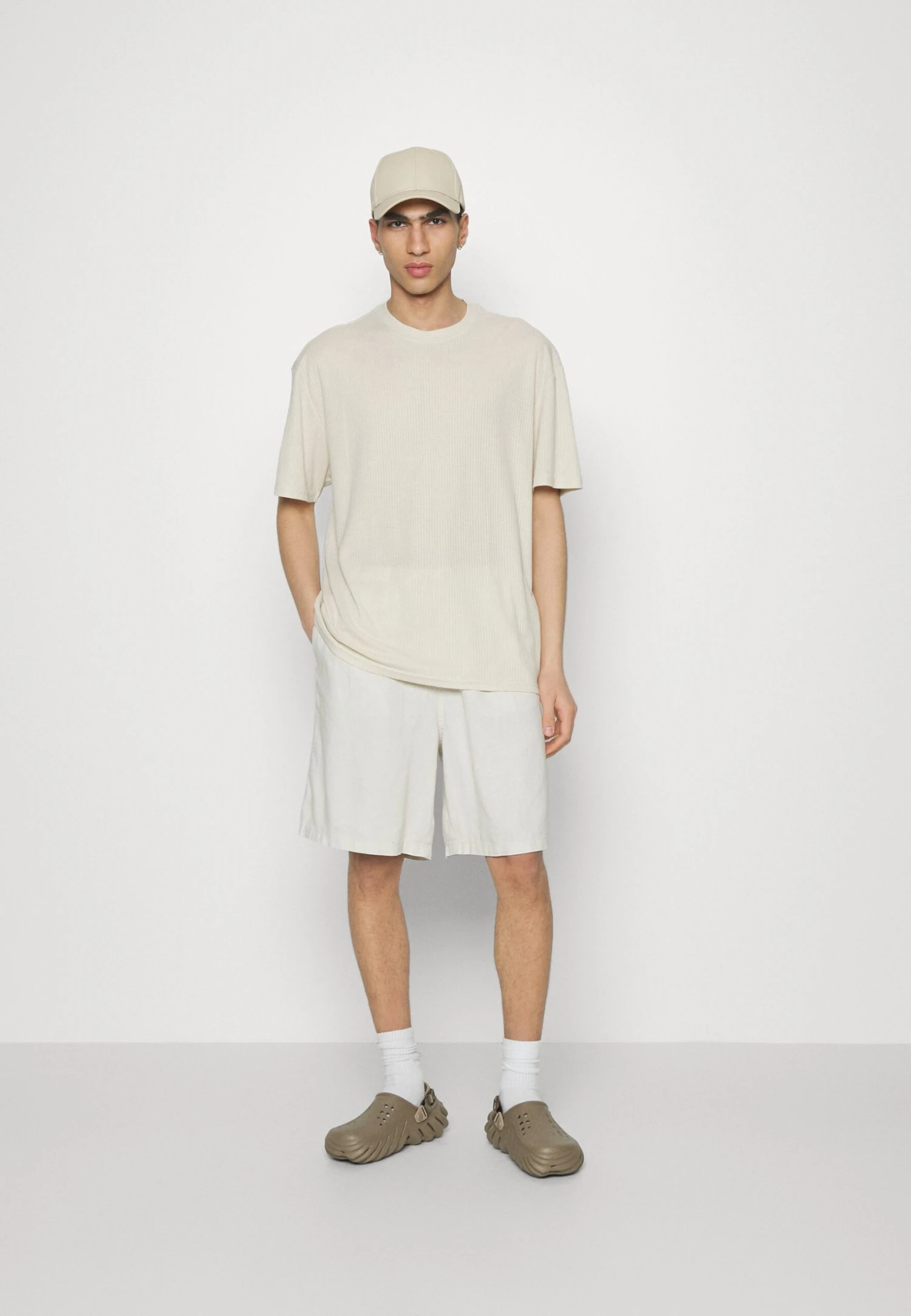 YOURTURN Unisex 2 Pack - Camiseta Básica - Offwhite/Light Green 3 YOURTURN Unisex 2 Pack - Camiseta Básica - Offwhite/Light Green