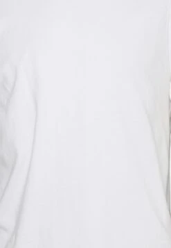 YOURTURN Top -White -Moda Tienda f640453bea874d7285e2d1883d94285b