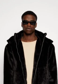 YOURTURN Chaqueta De Invierno - Black -Moda Tienda f7b08c4eb50e455d9a52a2b7e1efc2c5