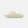 YOURTURN Chanclas De Baño - Off-White 2 YOURTURN Chanclas De Baño - Off-White -Moda Tienda fd37a663afb74fa99ae4d28d3115916d